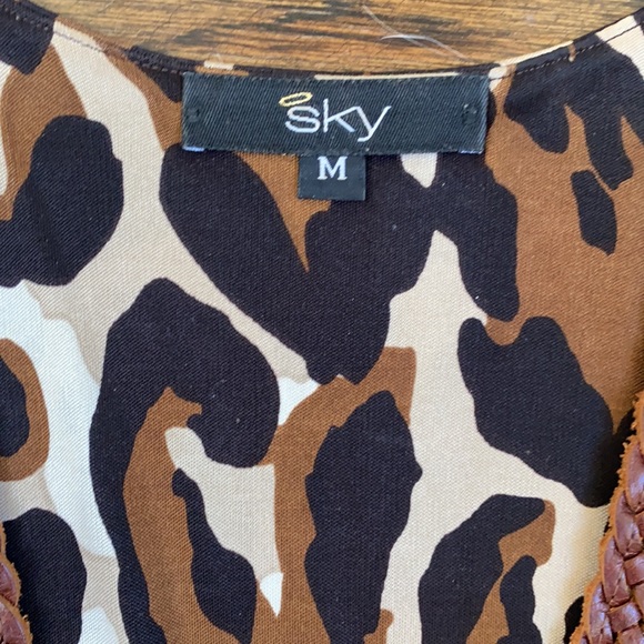 Sky Leopard print V neck flowy long Tunic top Sexy! Size Medium - Picture 2 of 5